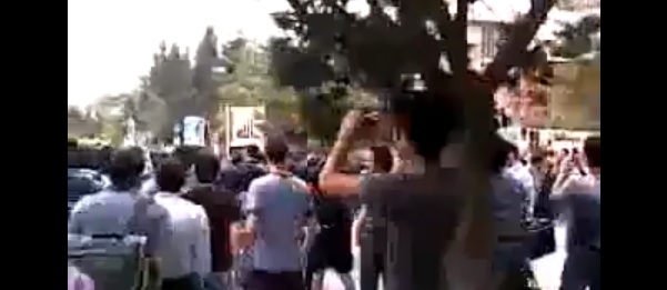 Anti-Ahmadinejad Demonstrations at Shahid Beheshi and Elm-o-Sanat Universities in Iran Today